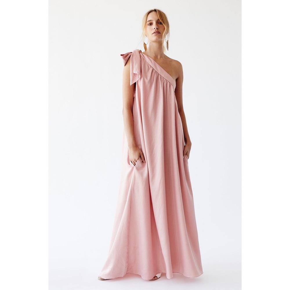 Free People Soa dress, gown for cocktail or wedding in a rare color! 💕